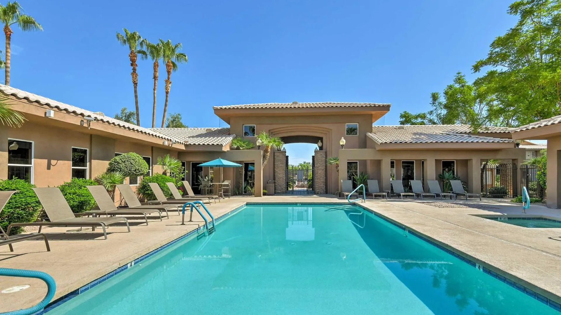 Apartmán Scottsdale Condo With Fireplace And Community Pools!