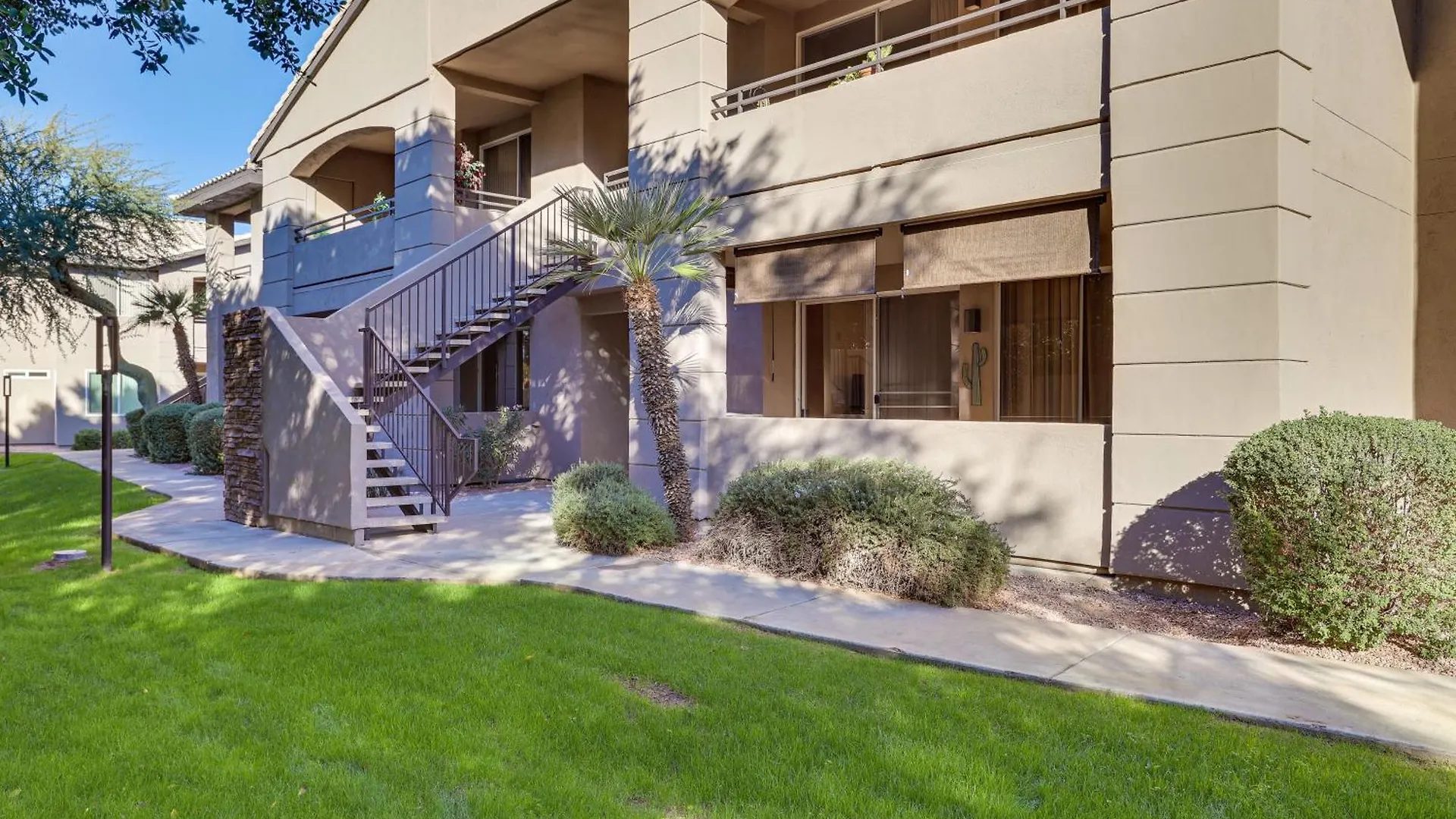 Scottsdale Condo With Fireplace And Community Pools!